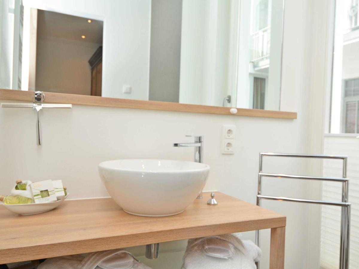 Villa "Johanna" Sellin - Wg13 Mit Kamin Und Zwei Balkonen Exterior photo